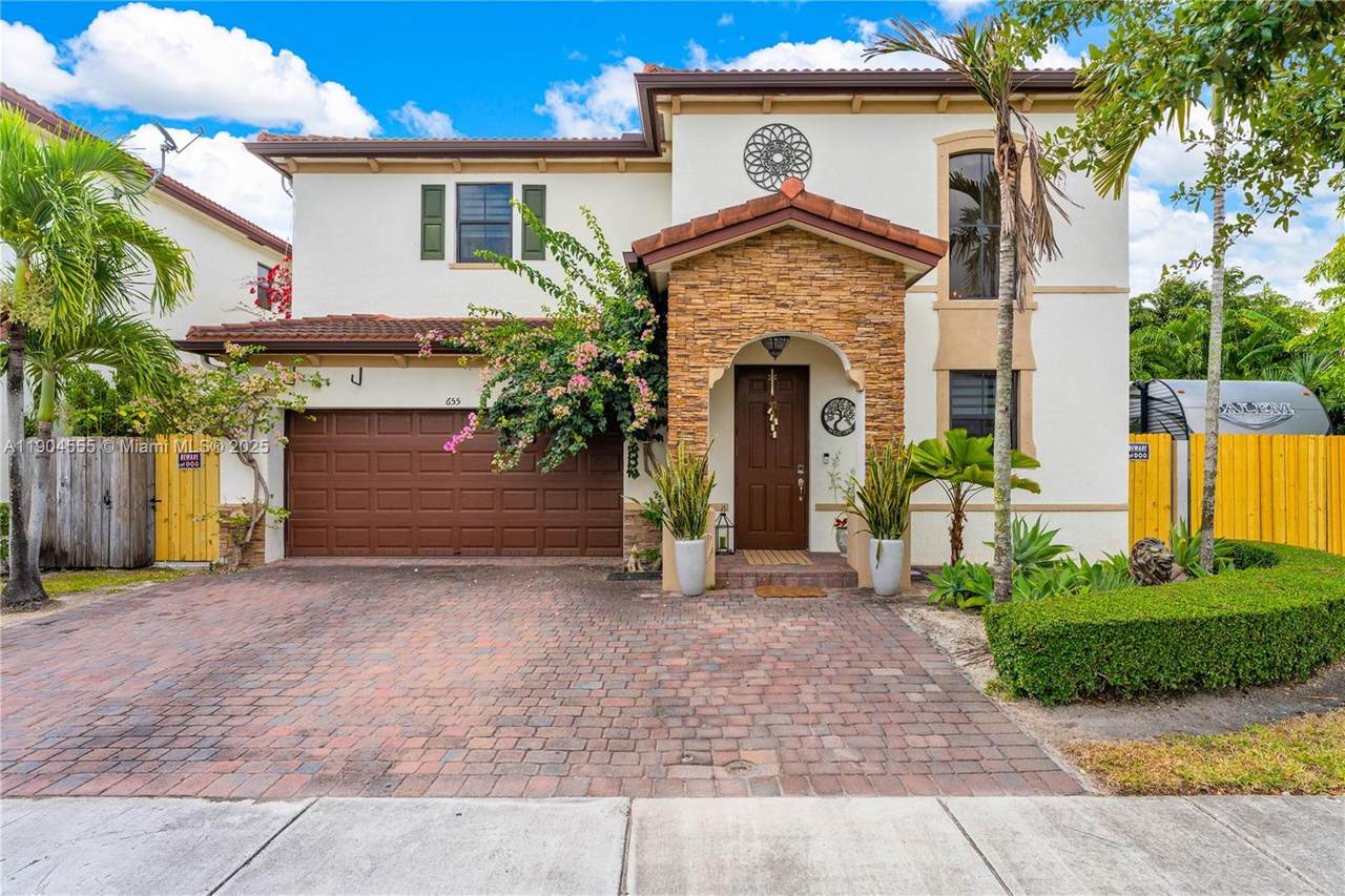 655 37th Ter - Photo 1