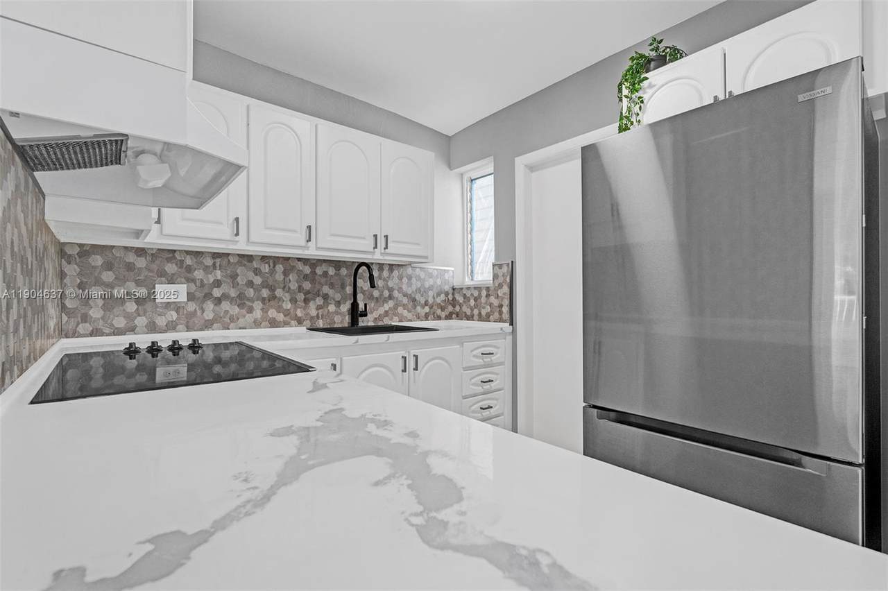 1150 Euclid Ave - Photo 1