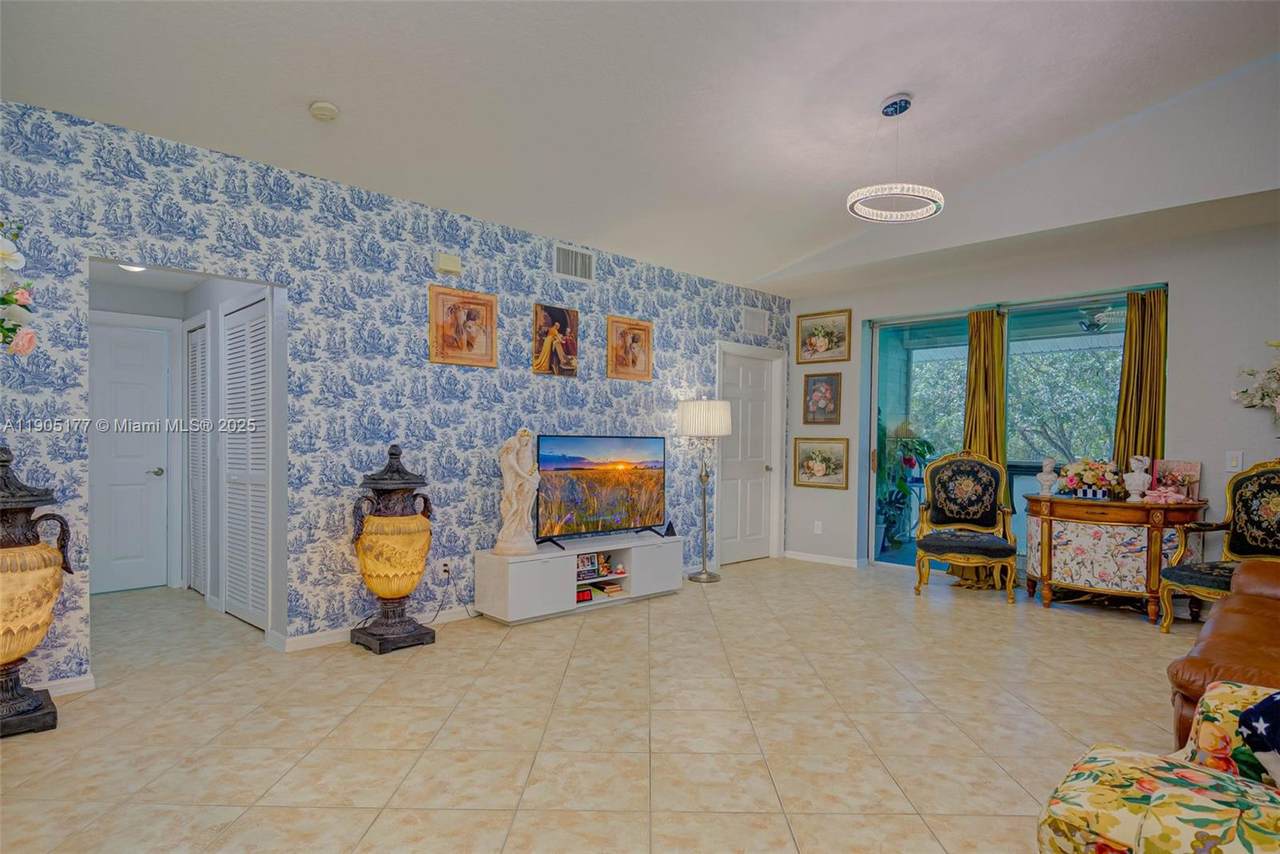 https://bt-photos.global.ssl.fastly.net/miami/1280_boomver_1_A11905177-2.jpg