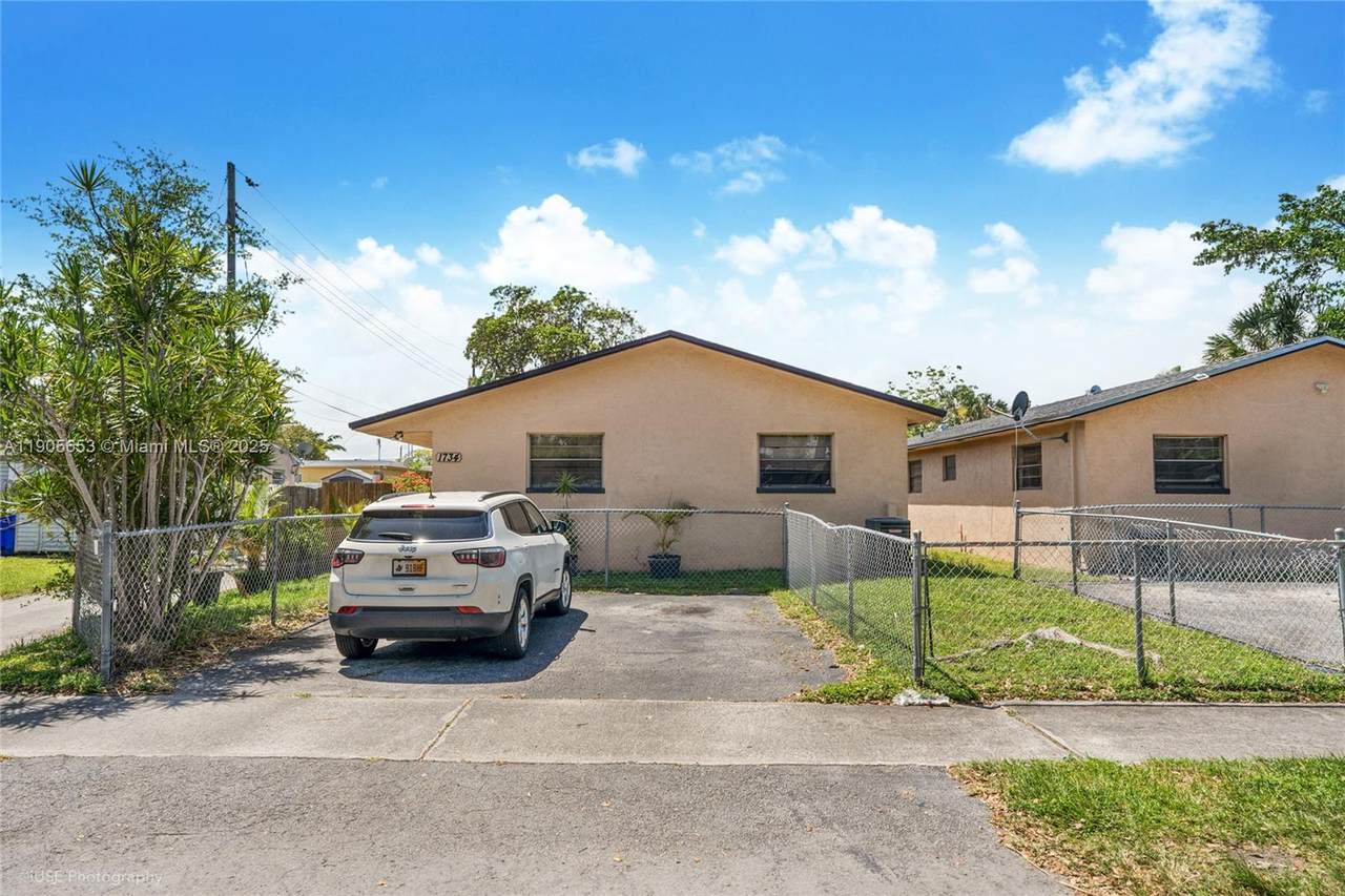 1734 16th Ct - Photo 1