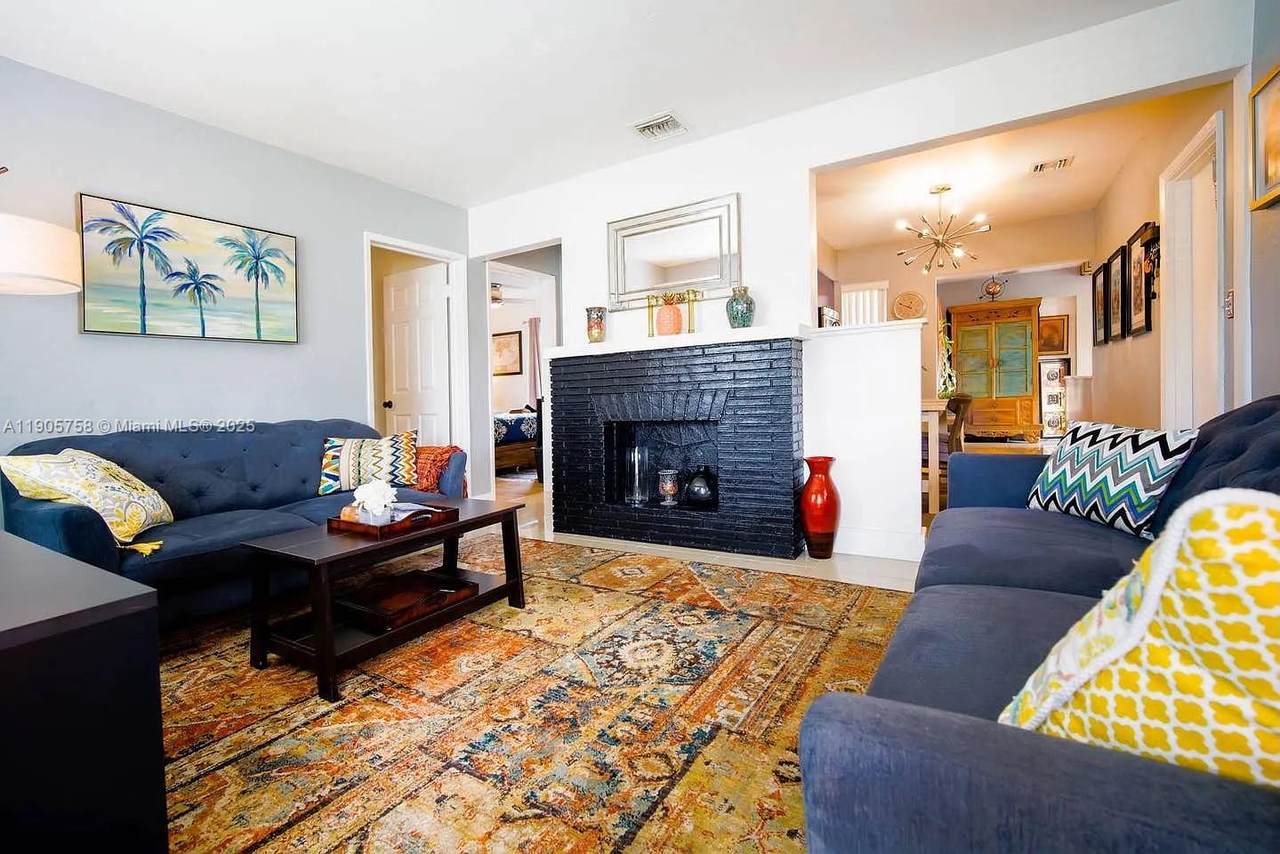 1505 7th Ter - Photo 1