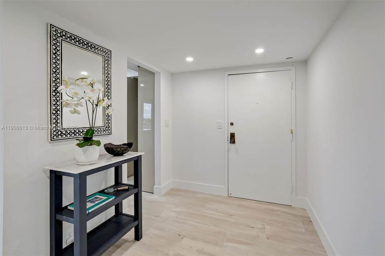 1111 Crandon Blvd - Photo 1