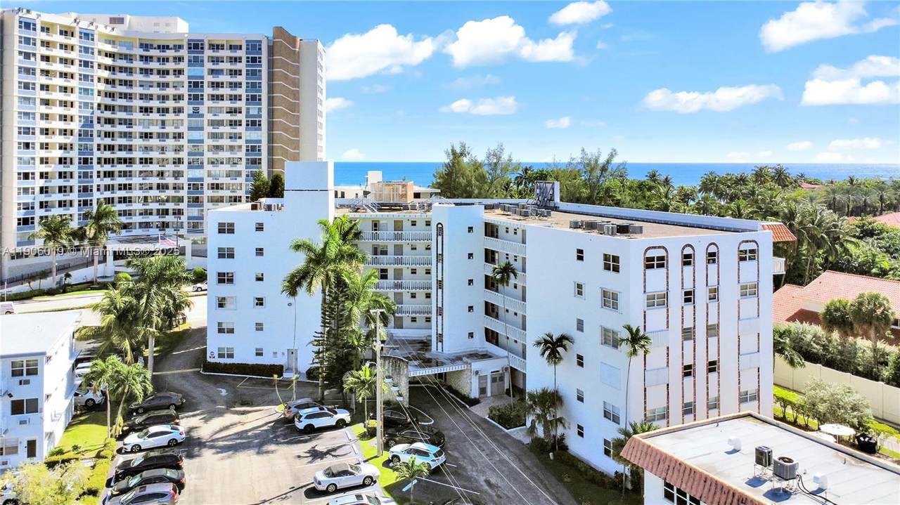 3199 Ocean Dr - Photo 1