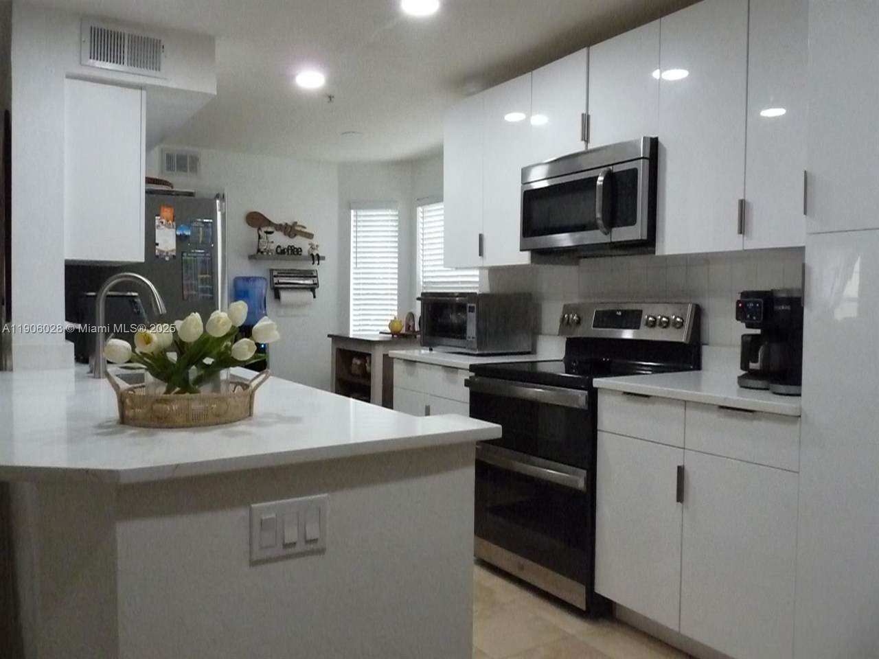 400 Summit Ridge Pl - Photo 1