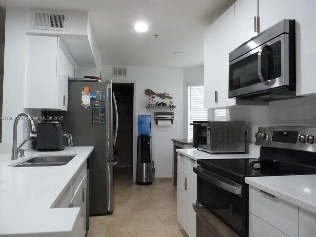 https://bt-photos.global.ssl.fastly.net/miami/1280_boomver_1_A11906028-2.jpg