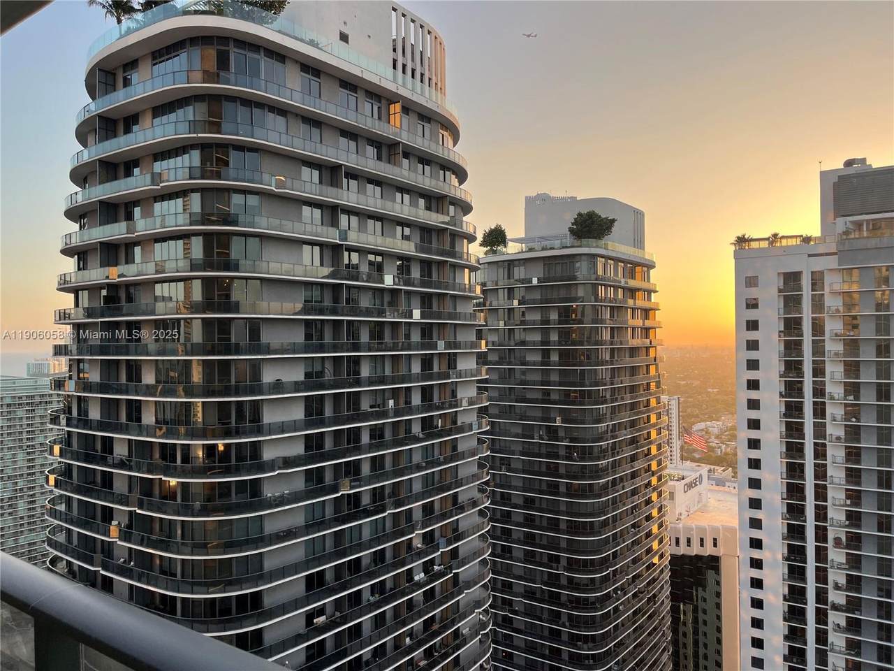 https://bt-photos.global.ssl.fastly.net/miami/1280_boomver_1_A11906058-2.jpg