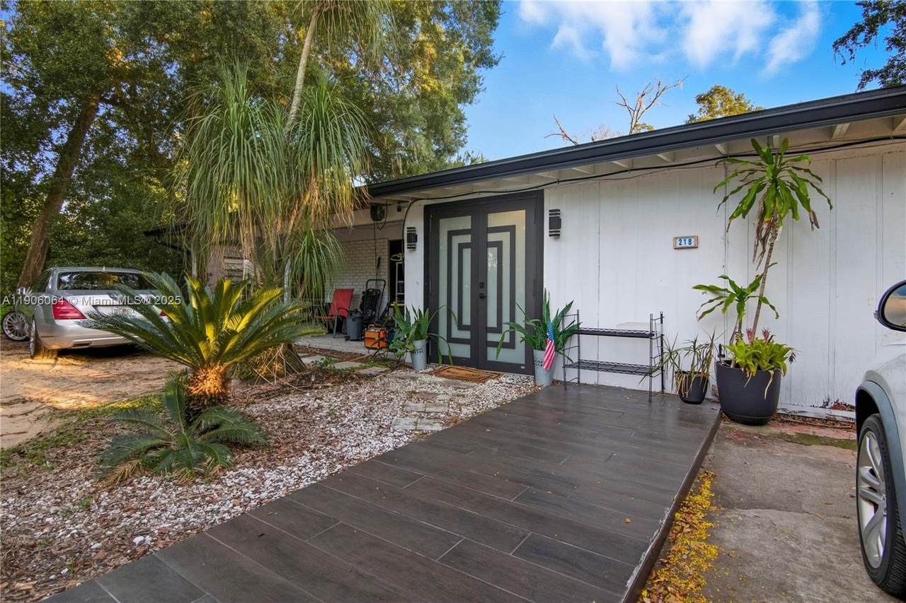 218 Nanette Dr - Photo 1