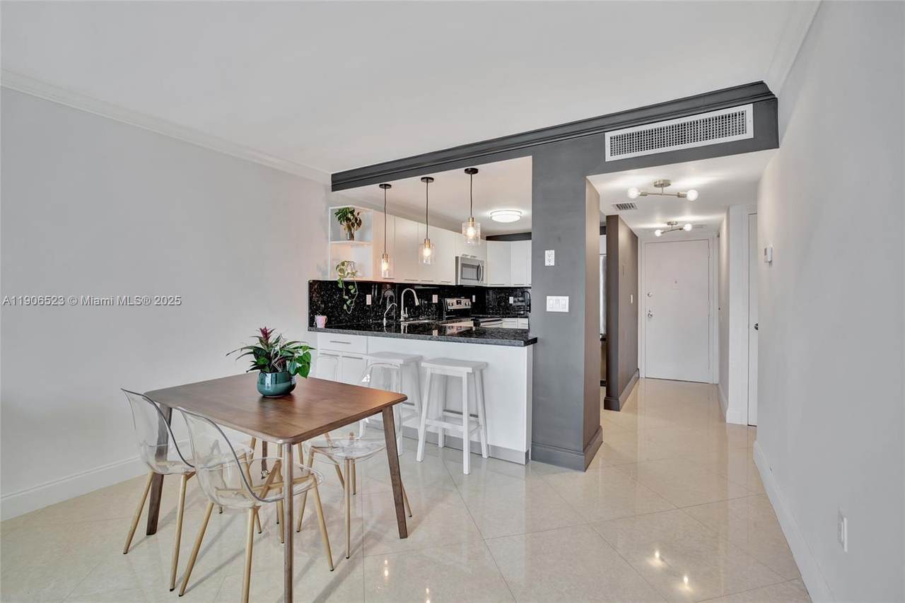 3375 Country Club Dr - Photo 1