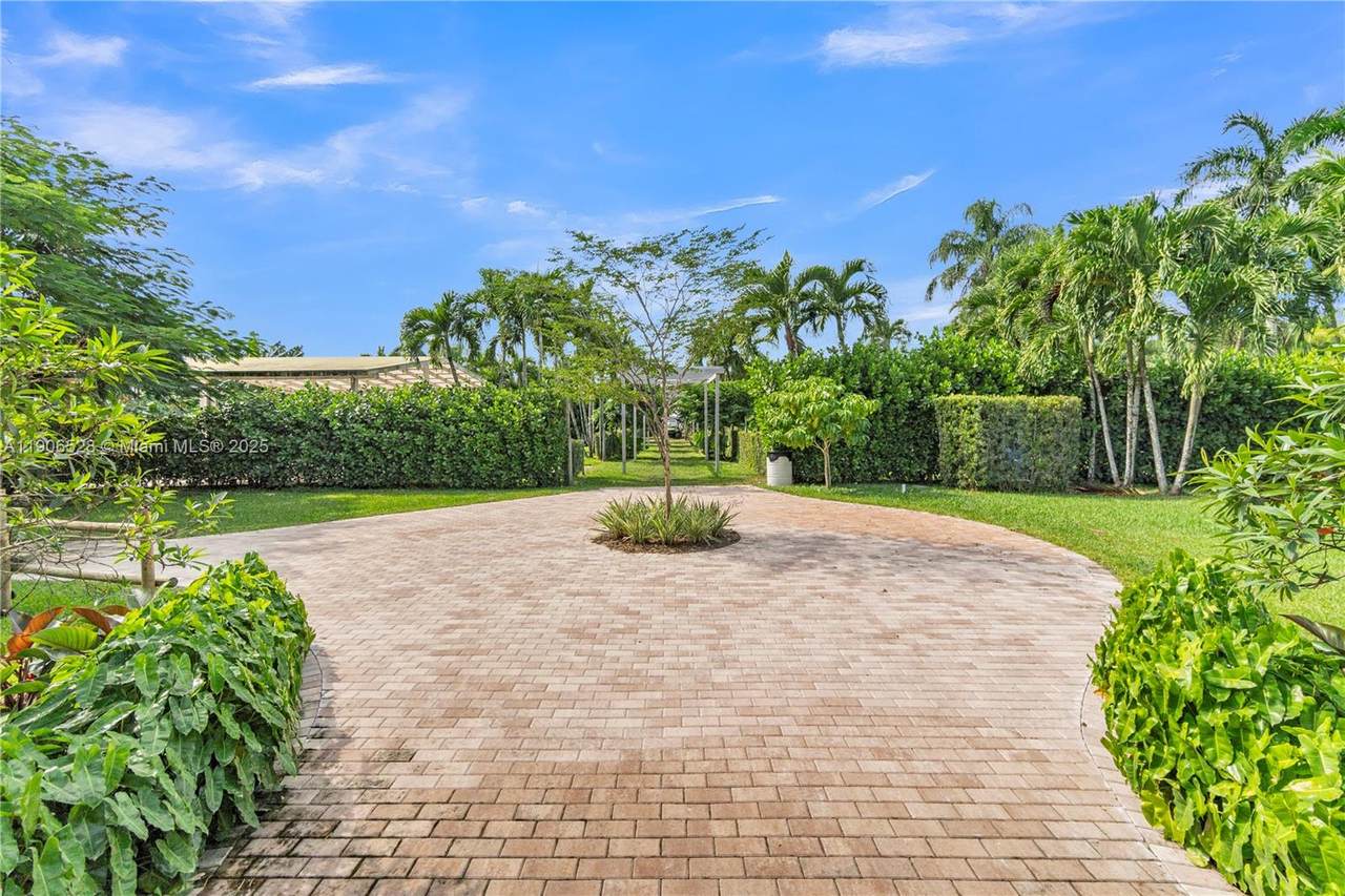 https://bt-photos.global.ssl.fastly.net/miami/1280_boomver_1_A11906528-2.jpg