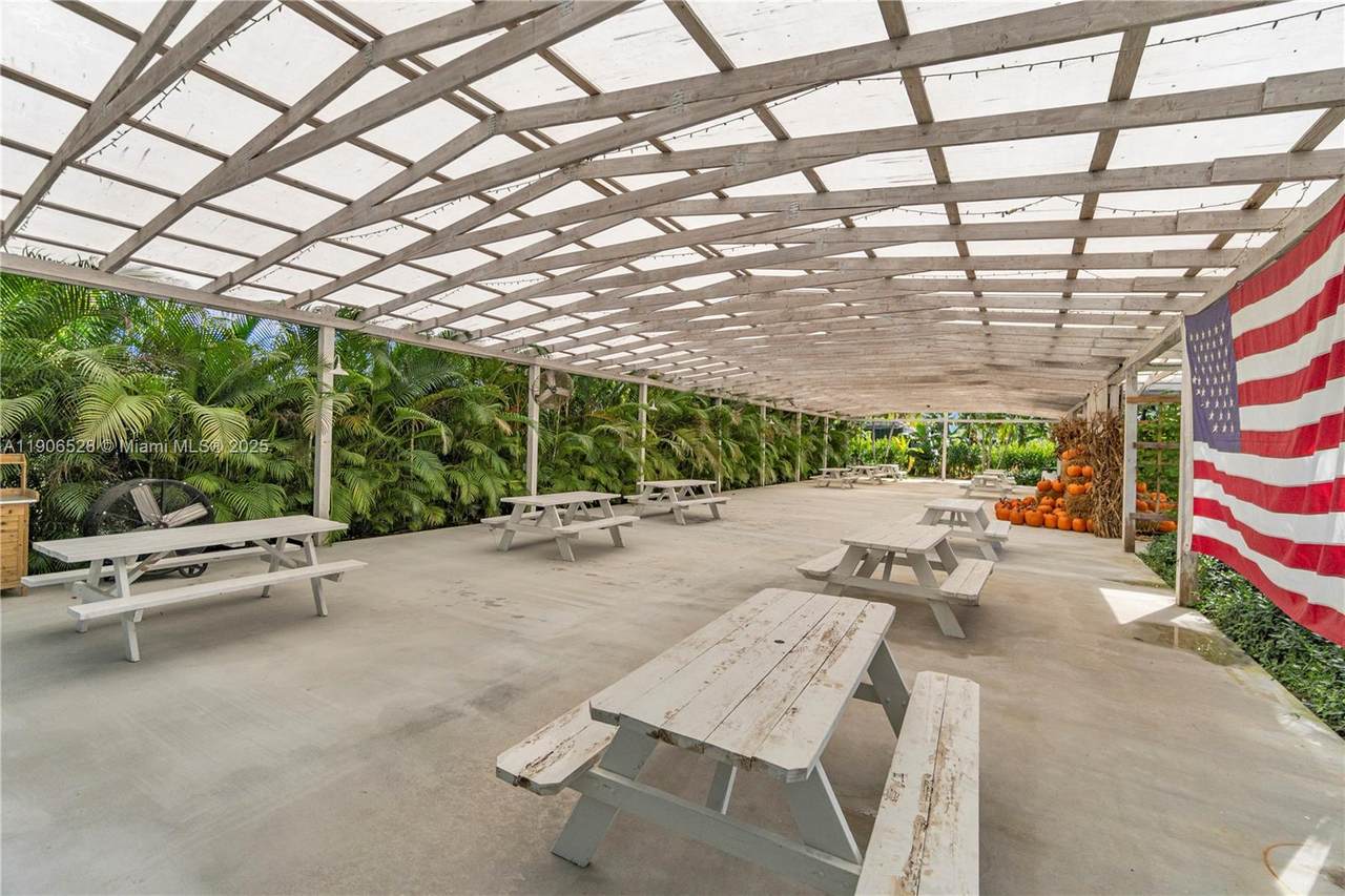 https://bt-photos.global.ssl.fastly.net/miami/1280_boomver_1_A11906528-2.jpg
