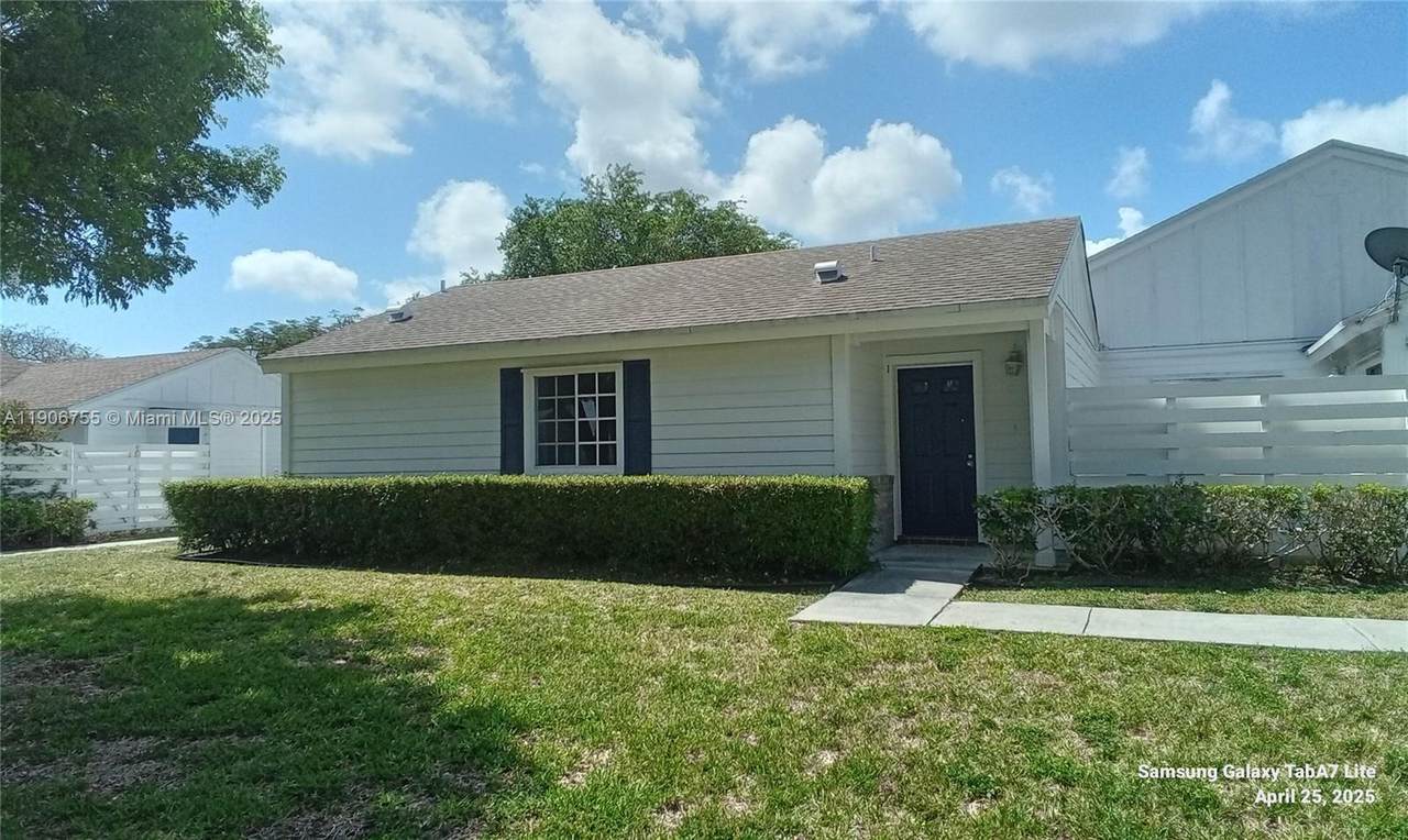 13764 149th Cir Ln - Photo 1