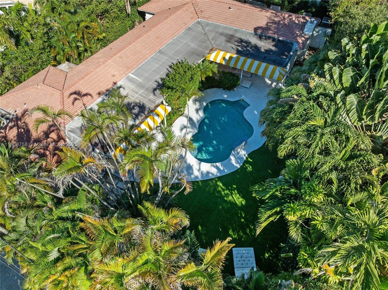 124 96th St - Photo 1