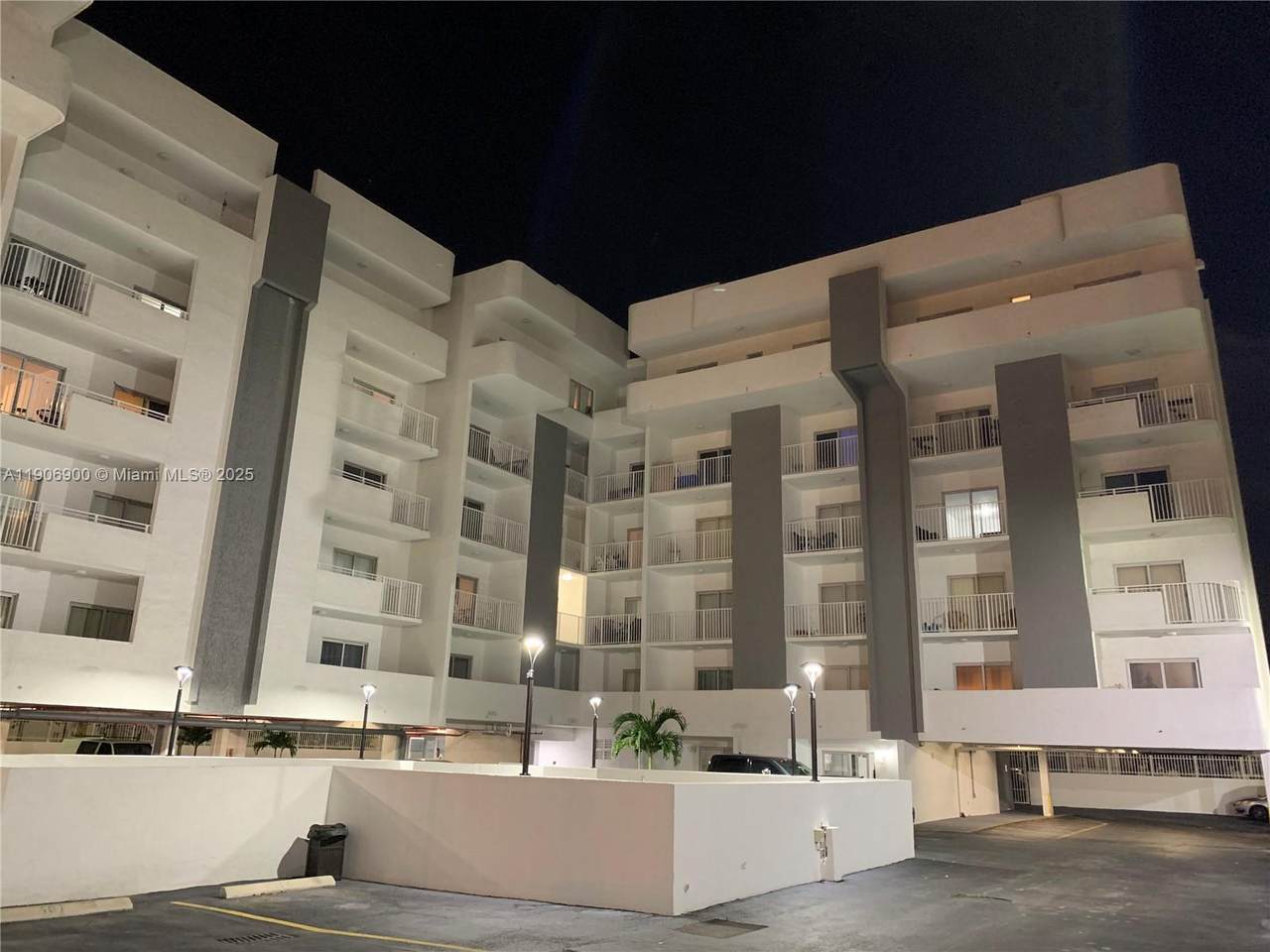 395 21st St - Photo 1