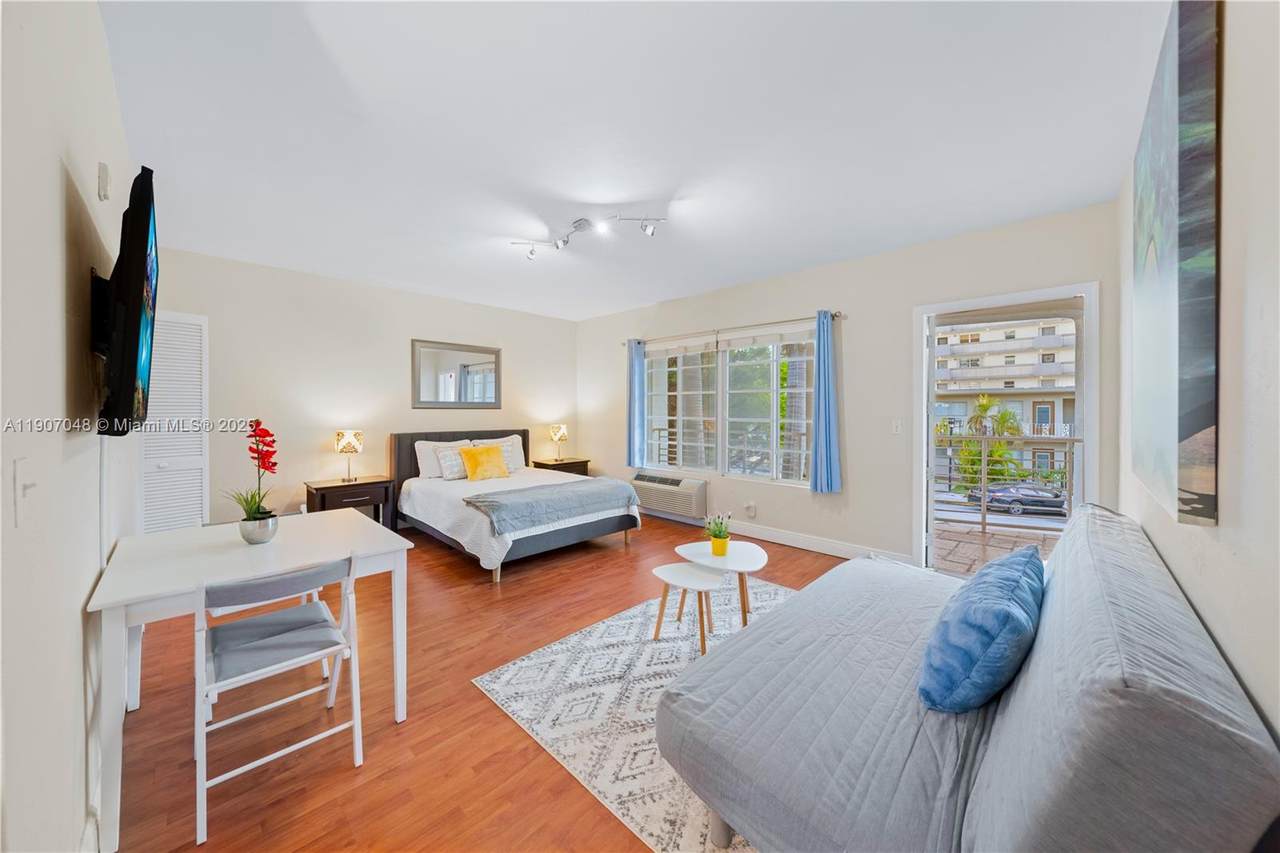 1241 14th St - Photo 1