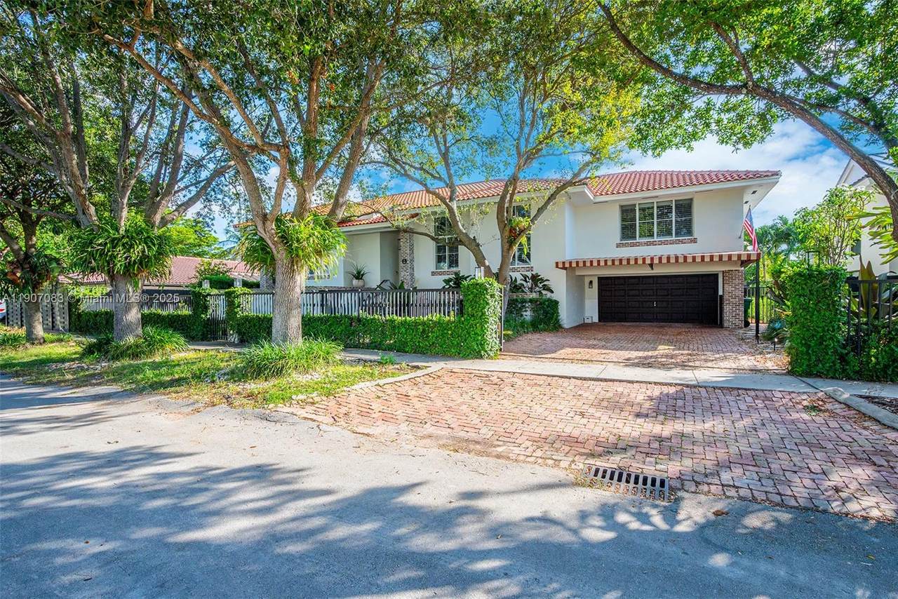 8025 91st Ave - Photo 1