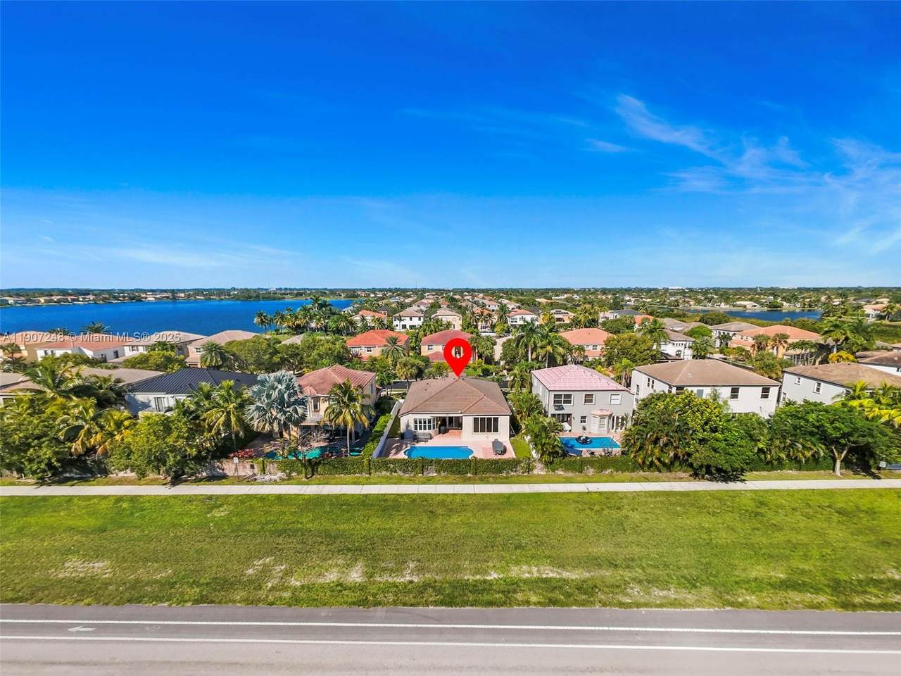 16748 16th St - Photo 1