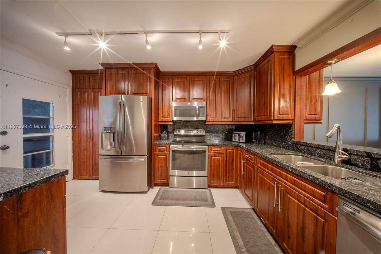 1660 191st St - Photo 1