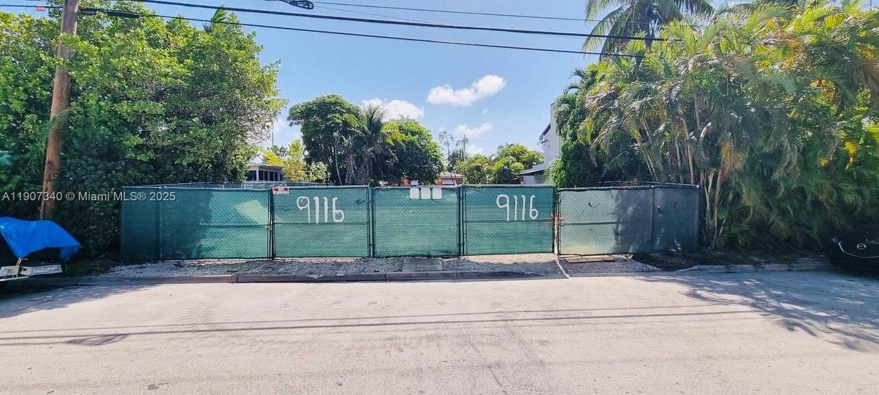 9116 Abbott Ave - Photo 1