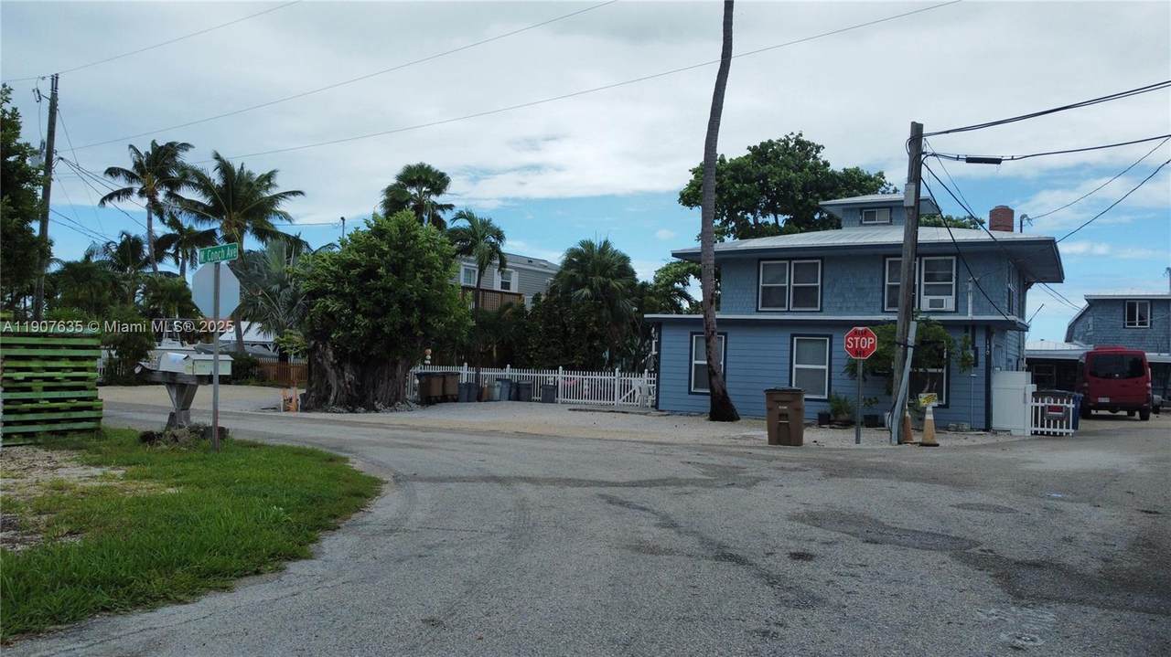https://bt-photos.global.ssl.fastly.net/miami/1280_boomver_1_A11907635-2.jpg