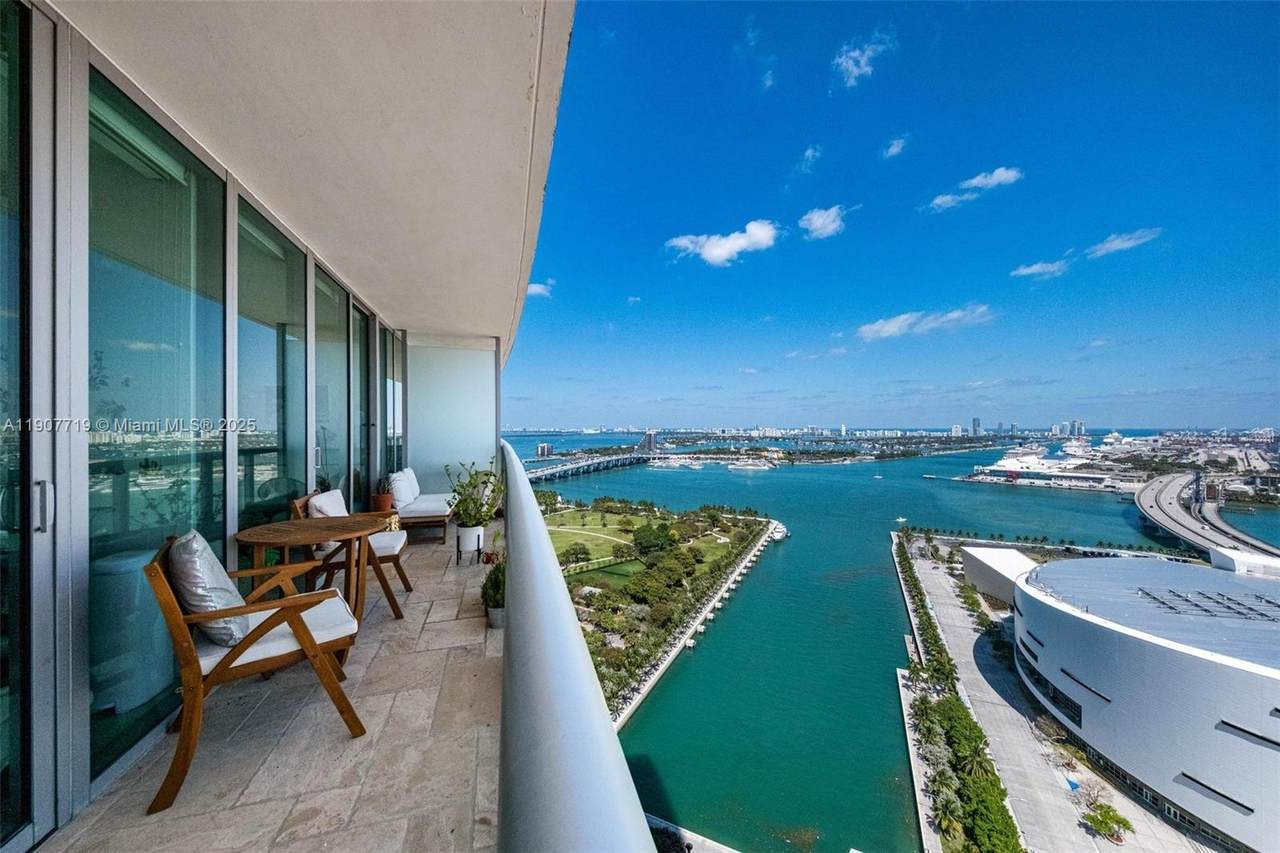 888 Biscayne Blvd - Photo 1