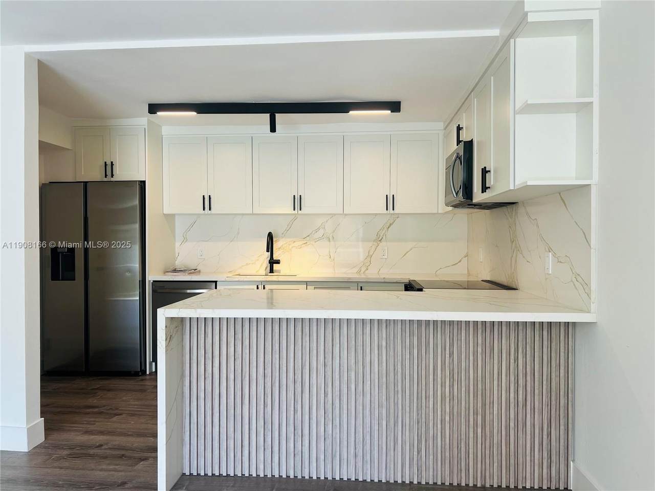 201 Jefferson Ave - Photo 1