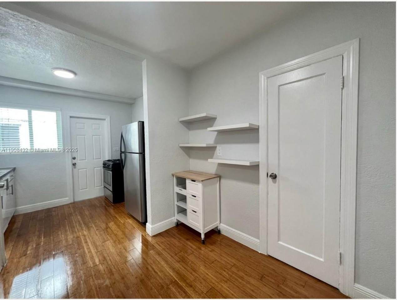 7315 Carlyle Ave. - Photo 1