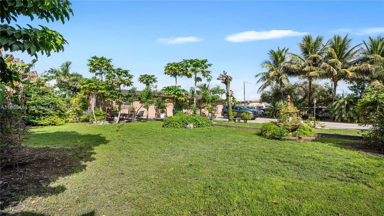 15550 122nd Ave - Photo 1