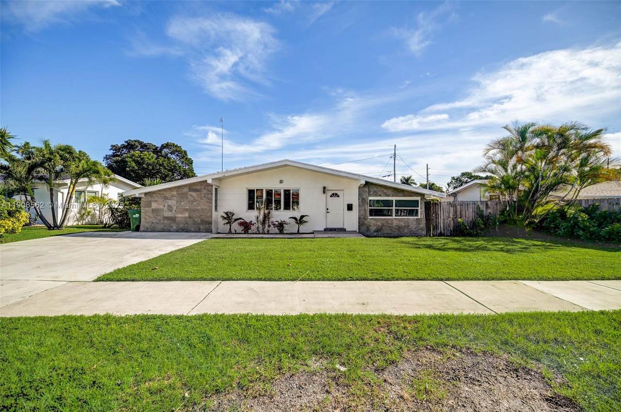 20941 25th Ct - Photo 1