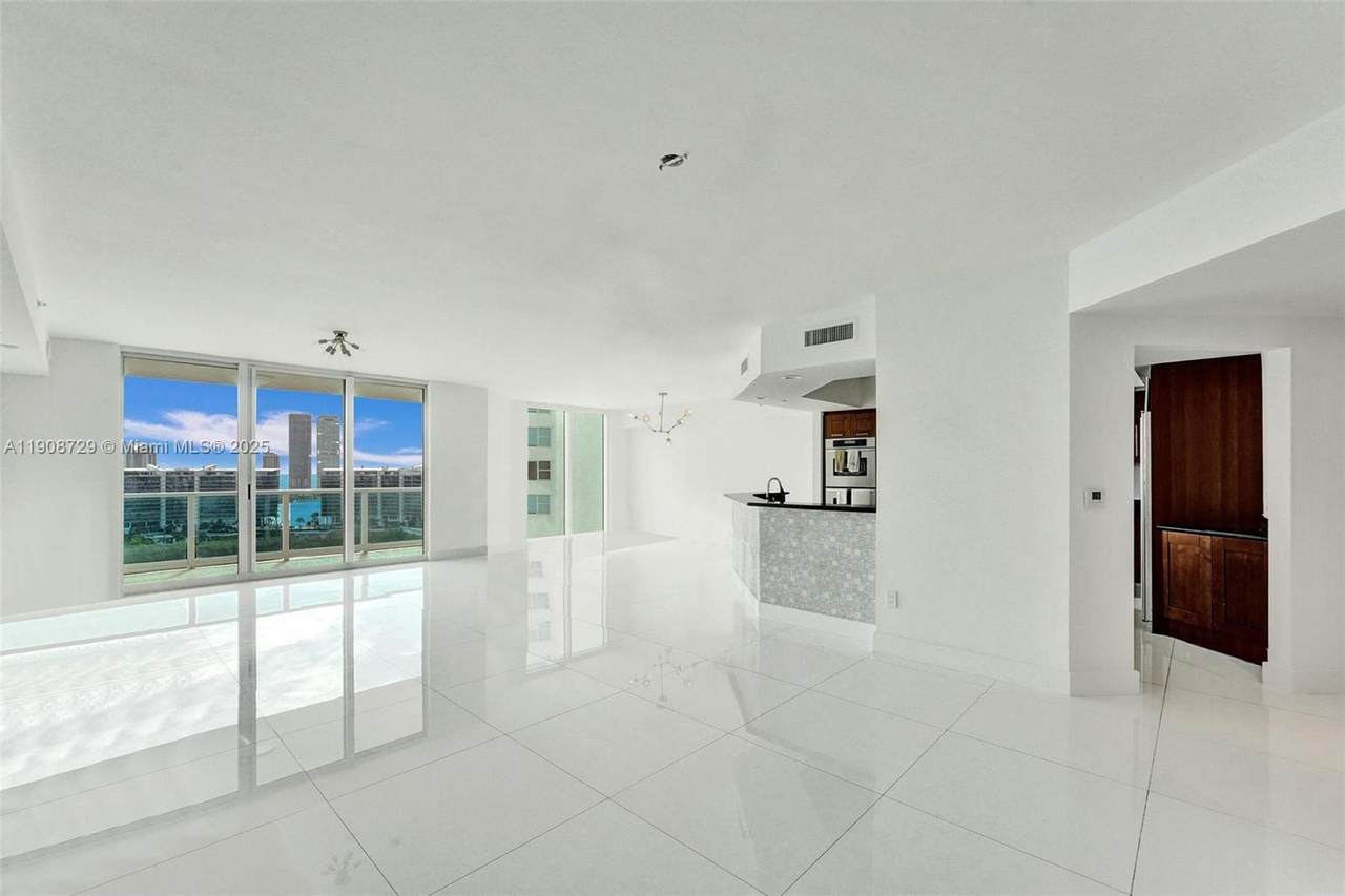 https://bt-photos.global.ssl.fastly.net/miami/1280_boomver_1_A11908729-2.jpg