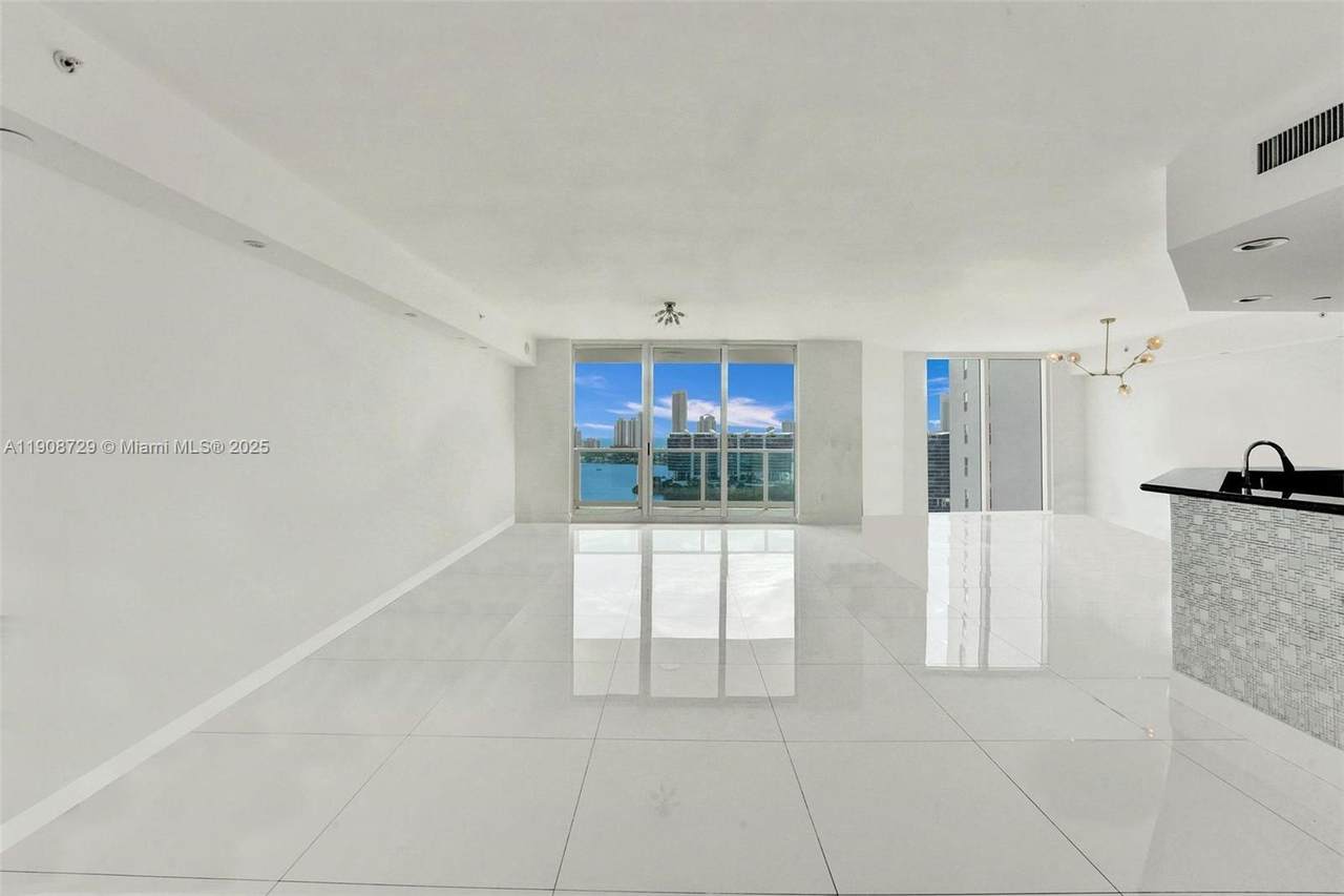 https://bt-photos.global.ssl.fastly.net/miami/1280_boomver_1_A11908729-2.jpg