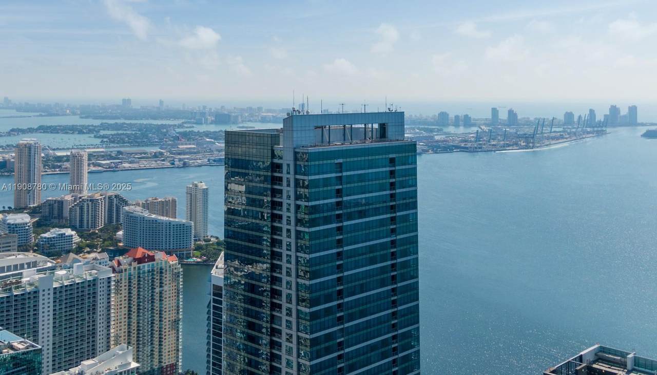 1425 Brickell Ave - Photo 1