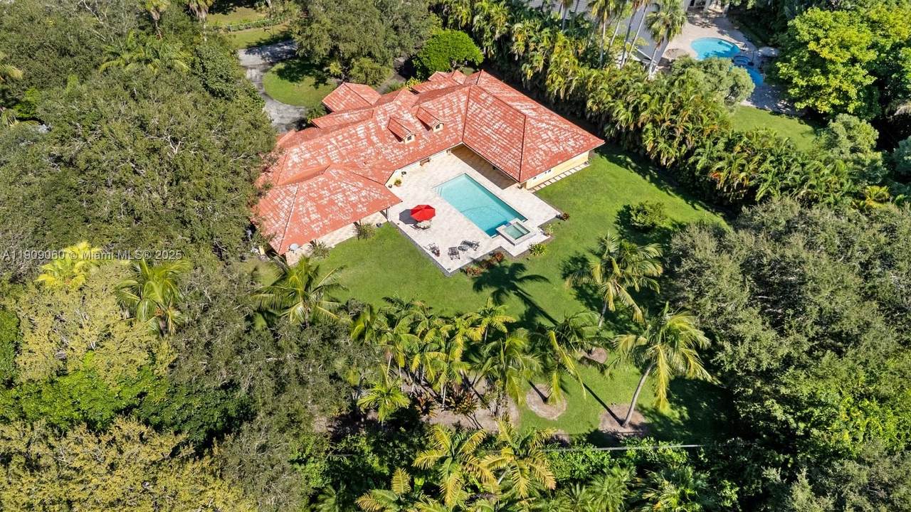 https://bt-photos.global.ssl.fastly.net/miami/1280_boomver_1_A11909060-2.jpg