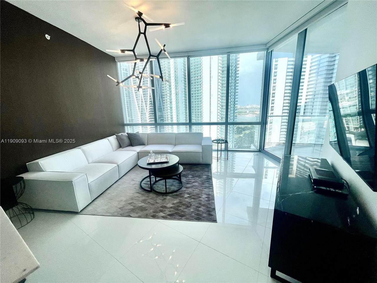https://bt-photos.global.ssl.fastly.net/miami/orig_boomver_1_A11909093-2.jpg