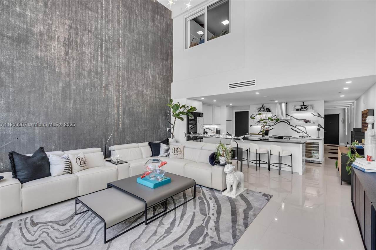 6000 Collins Ave - Photo 1