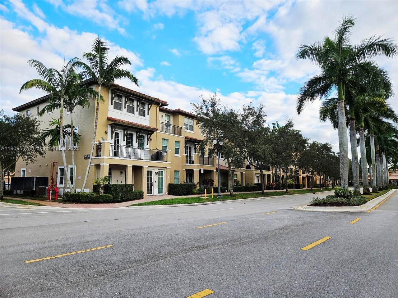 https://bt-photos.global.ssl.fastly.net/miami/1280_boomver_1_A11909567-2.jpg