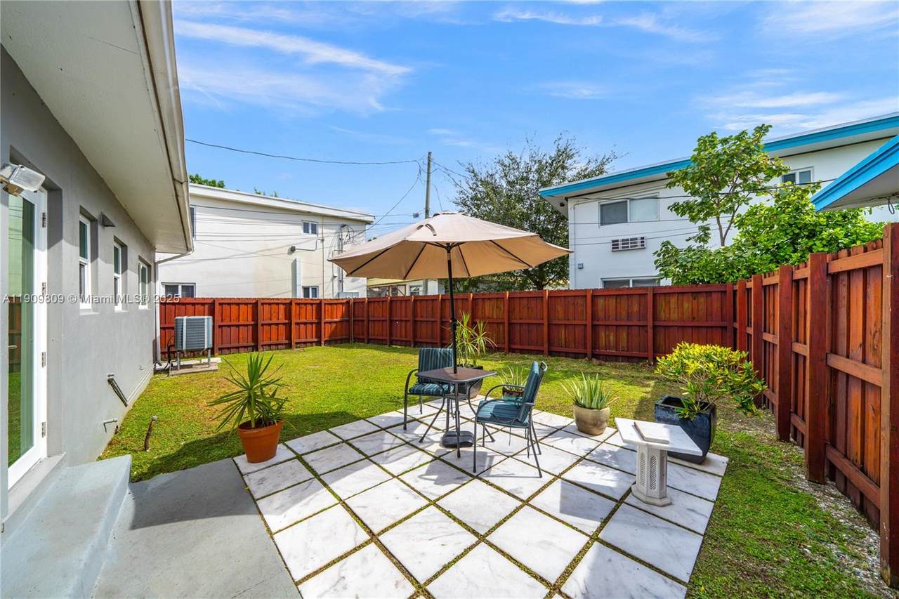 2010 Calais Dr - Photo 1