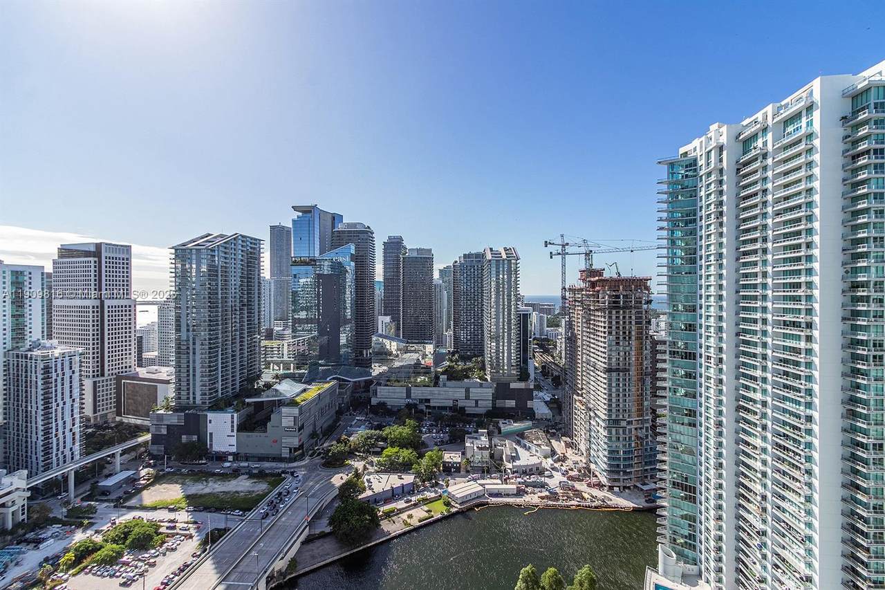 350 Miami Ave - Photo 1