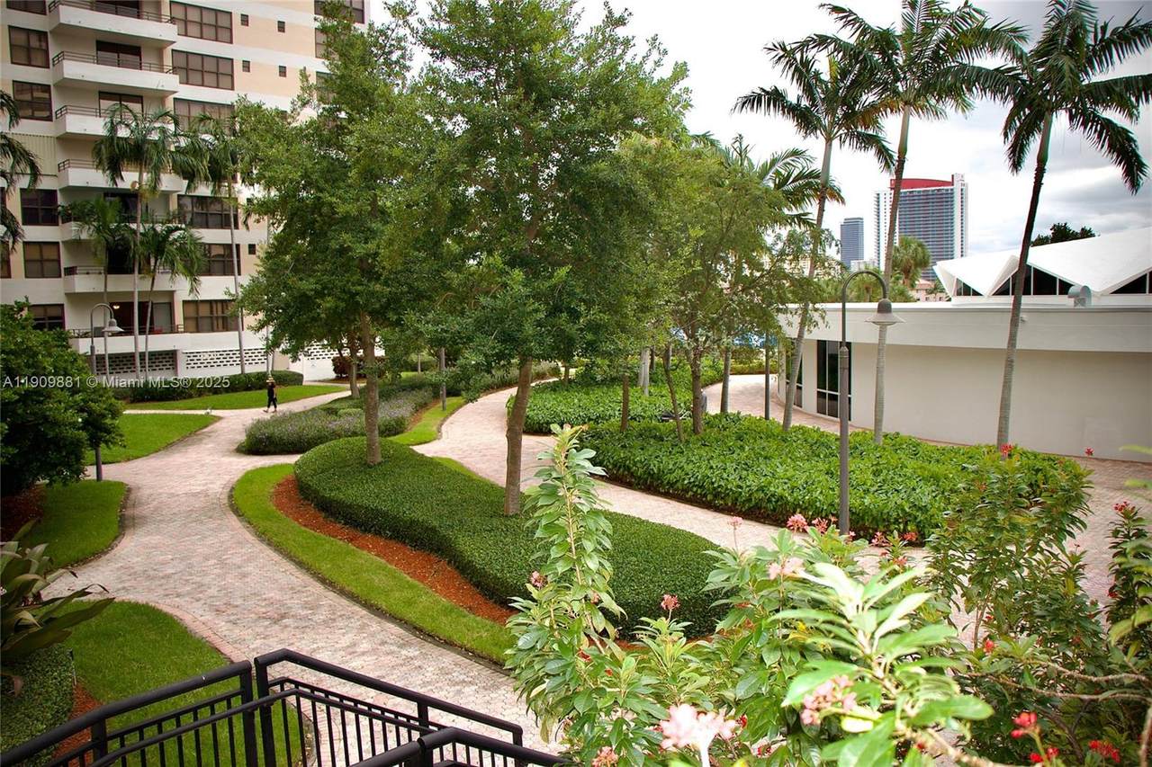 https://bt-photos.global.ssl.fastly.net/miami/1280_boomver_1_A11909881-2.jpg