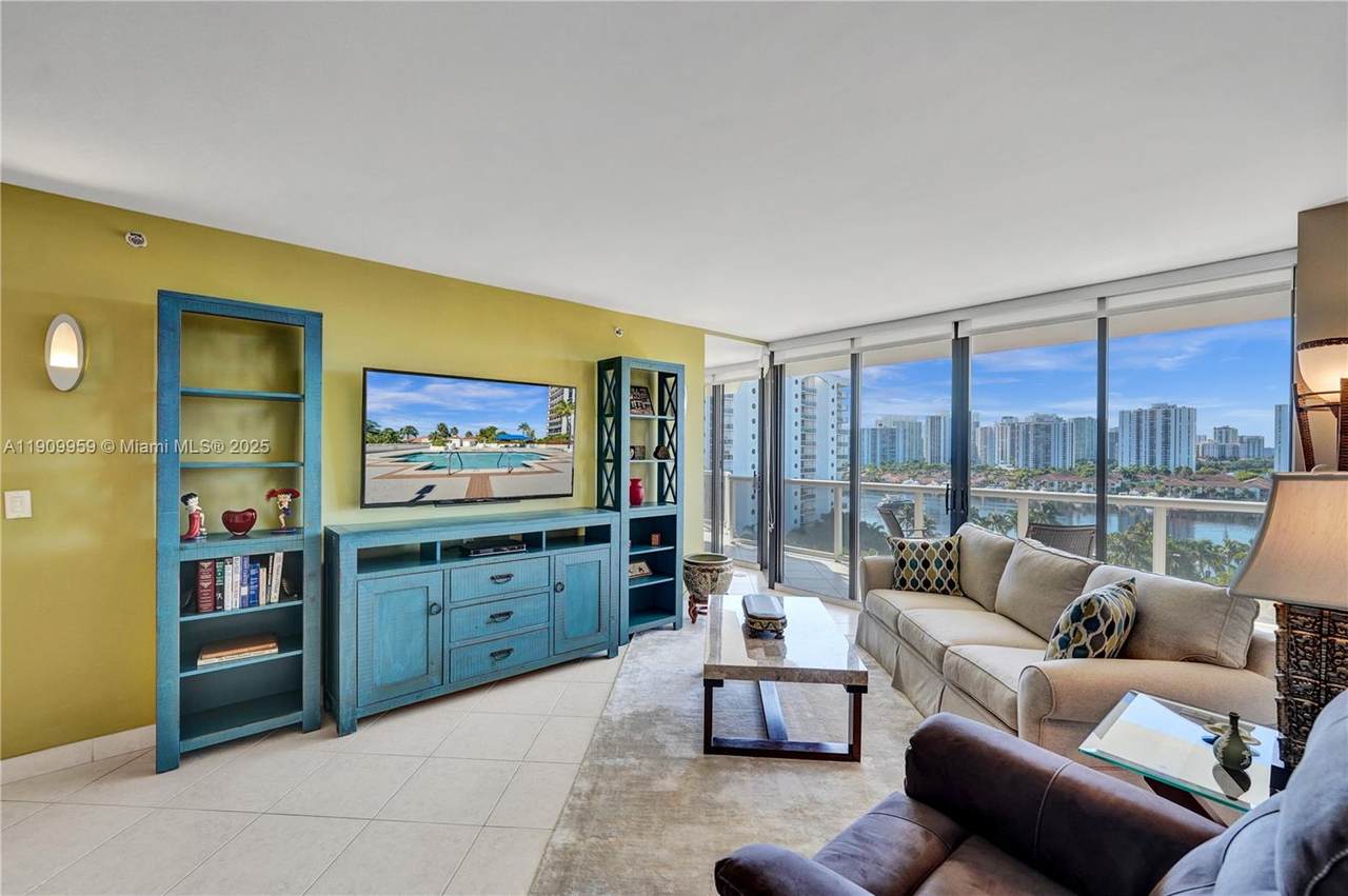 3600 Yacht Club Dr - Photo 1