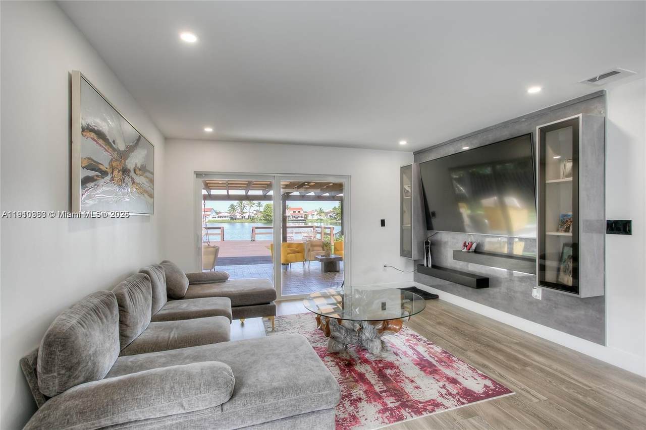 18515 55th Ave - Photo 1