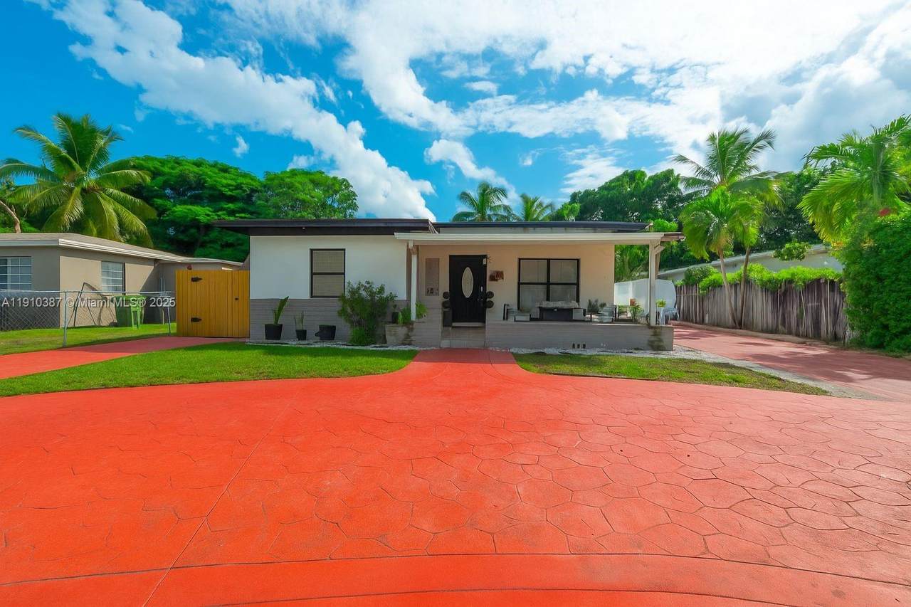 1240 124th St - Photo 1