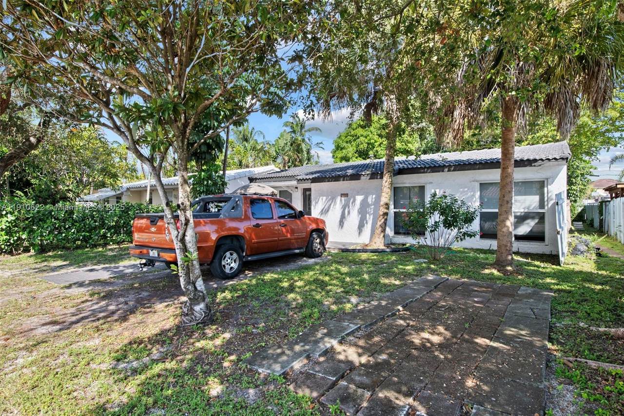 2227 Cleveland St - Photo 1