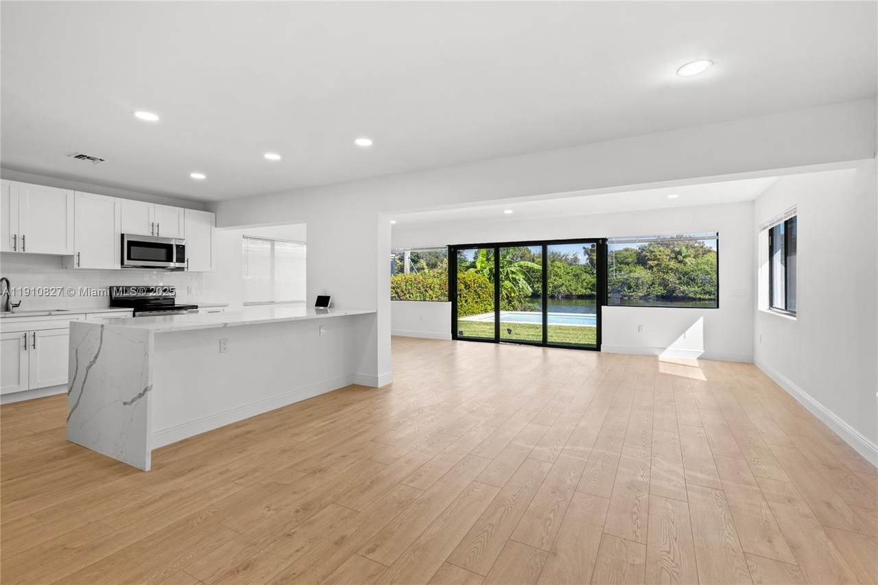 317 31st Ave - Photo 1