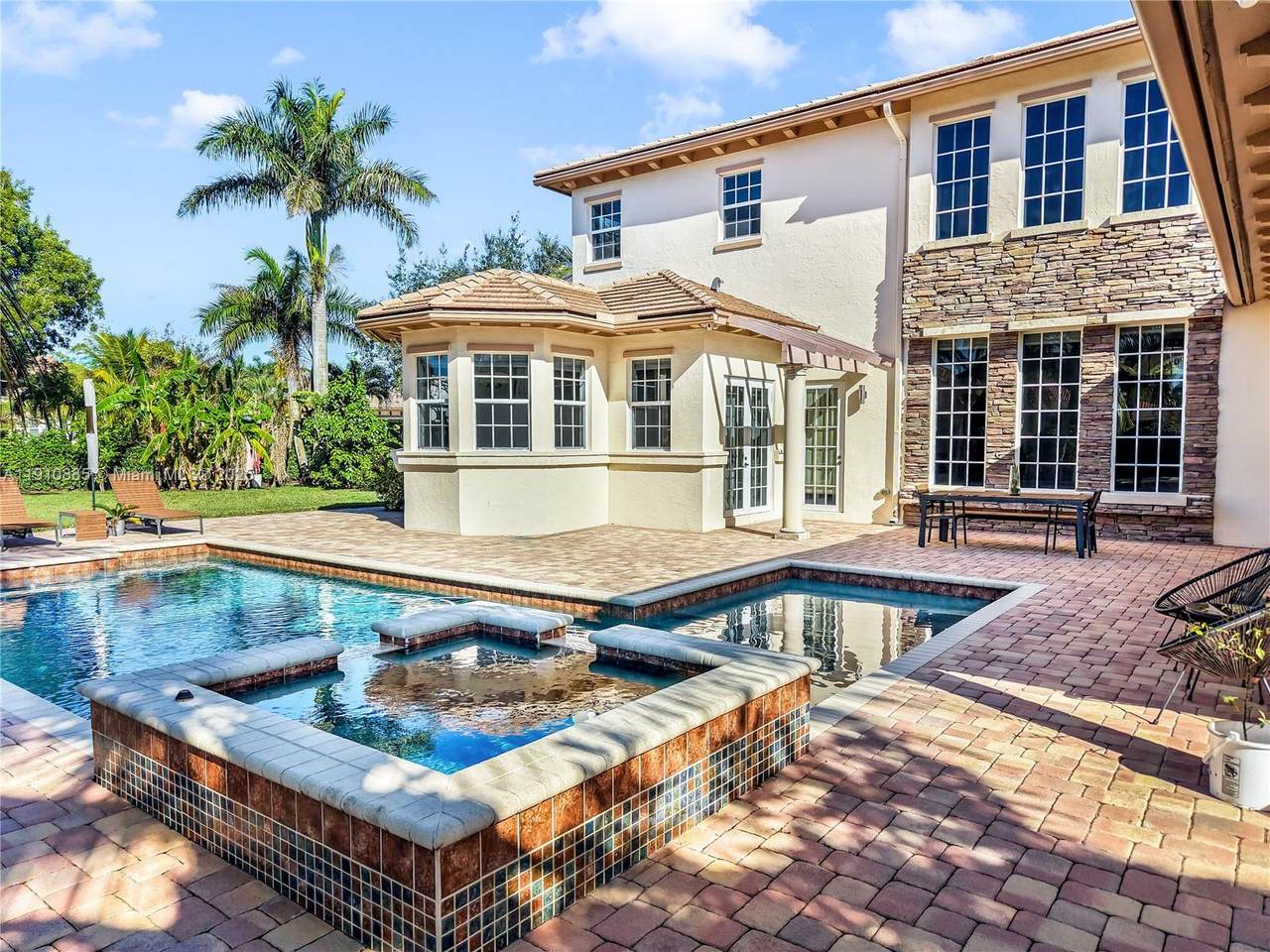 12008 69th Ct - Photo 1