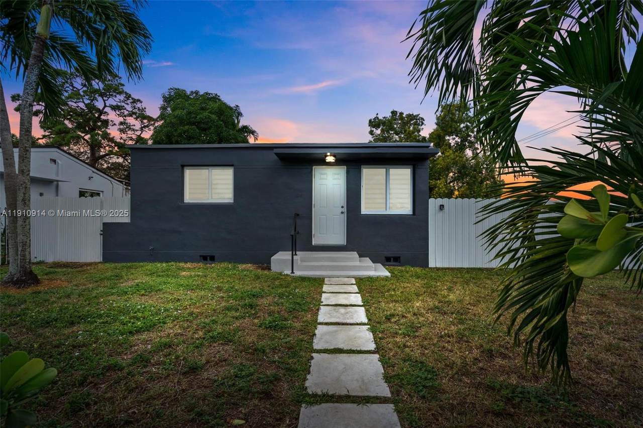 816 Codadad St - Photo 1