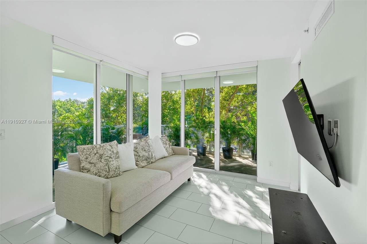 https://bt-photos.global.ssl.fastly.net/miami/1280_boomver_1_A11910927-2.jpg