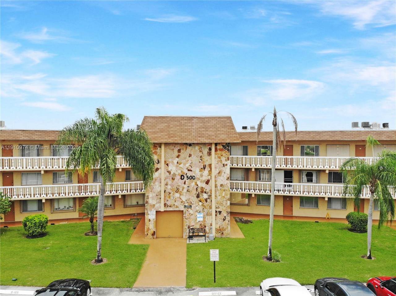 500 Village Green Cir W - Photo 1