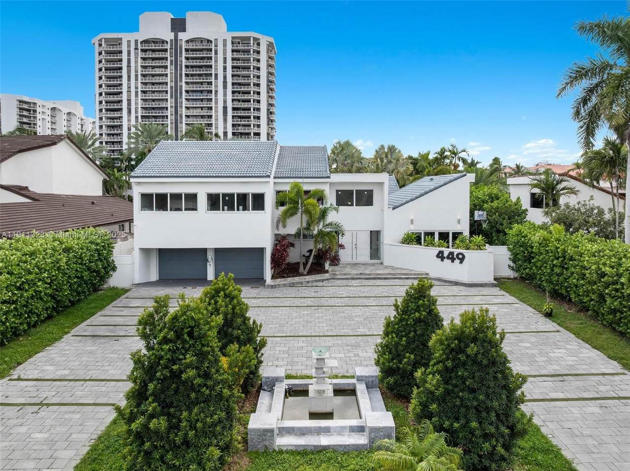 449 Holiday Dr - Photo 1