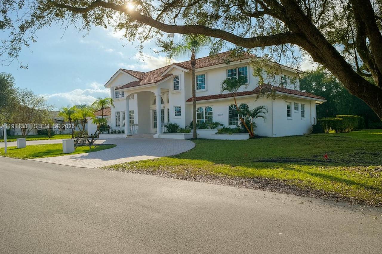 https://bt-photos.global.ssl.fastly.net/miami/1280_boomver_2_A11911381-2.jpg