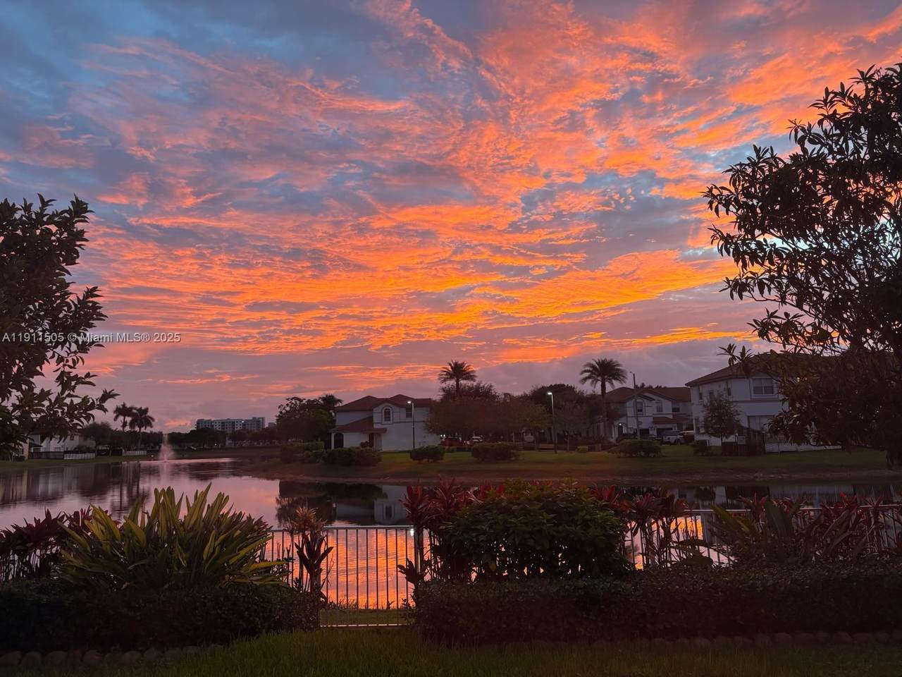 7943 111th Ct - Photo 1